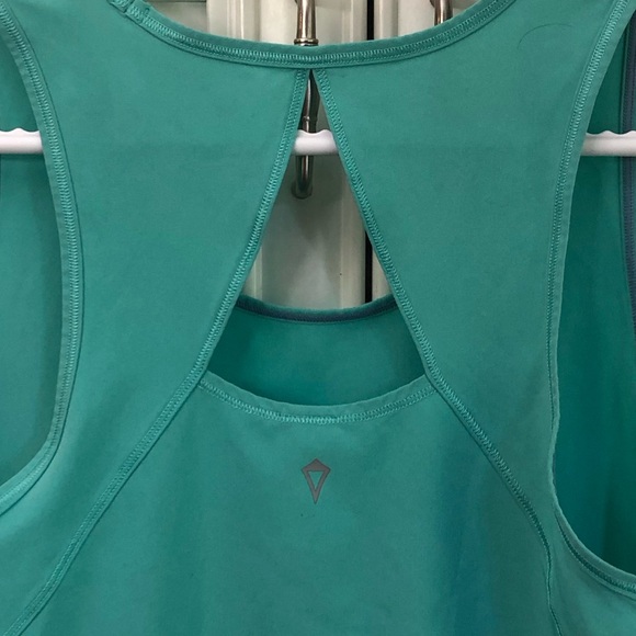 UNIQUE - Ivivva by Lululemon girl’s light billowy tank top - Picture 7 of 9